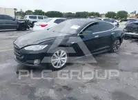 2013 Tesla Model S фото