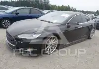 2013 Tesla Model S фото