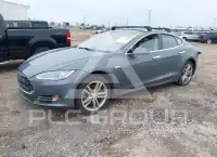 2013 Tesla Model S фото