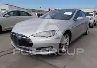 2013 Tesla Model S фото