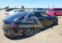 2013 Tesla Model S photo