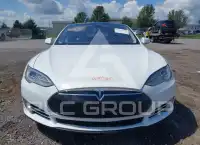 2013 Tesla Model S фото