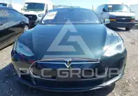 2013 Tesla Model S photo