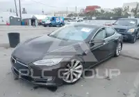 2013 Tesla Model S фото