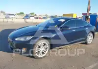 2013 Tesla Model S photo