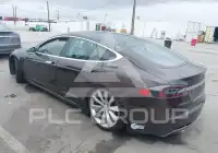 2013 Tesla Model S фото