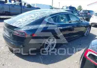 2013 Tesla Model S photo