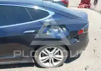2013 Tesla Model S фото