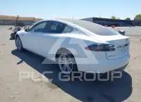 2013 Tesla Model S фото
