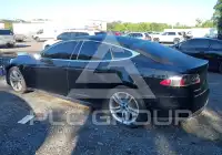 2013 Tesla Model S photo