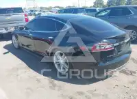 2013 Tesla Model S фото