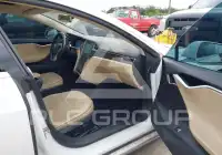 2013 Tesla Model S фото