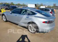2013 Tesla Model S фото