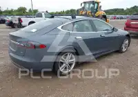 2013 Tesla Model S фото