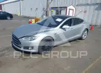 2013 Tesla Model S photo