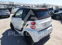 2013 Smart FORTWO фото