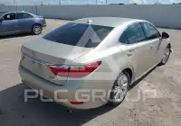 2013 Lexus ES350 photo