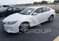 2013 Lexus ES350 photo