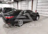 2013 Lexus ES350 photo