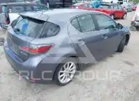 2013 Lexus CT200 photo