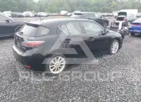 2013 Lexus CT200 photo