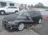 2013 Lexus CT200 photo