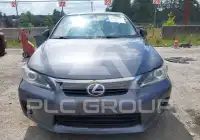 2013 Lexus CT200 photo