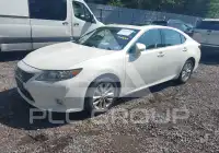 2013 Lexus ES300 photo