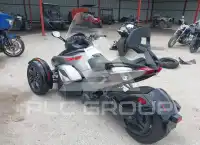2013 Can-AM SPYDER фото