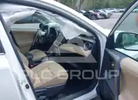 2013 Toyota RAV4 фото