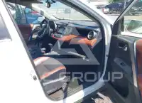 2013 Toyota RAV4 photo