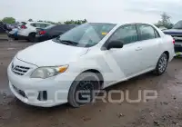 2013 Toyota COROLLA фото