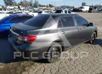 2013 Toyota COROLLA фото