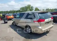 2013 Toyota SIENNA фото