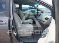 2013 Toyota SIENNA фото
