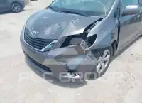 2013 Toyota SIENNA photo
