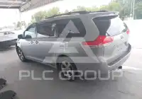 2013 Toyota SIENNA photo