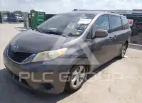 2013 Toyota SIENNA фото