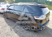 2013 Toyota SIENNA photo