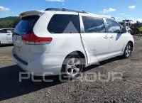2013 Toyota SIENNA photo