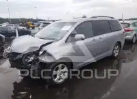 2013 Toyota SIENNA фото