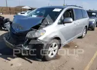 2013 Toyota SIENNA фото