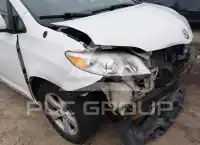 2013 Toyota SIENNA фото