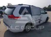 2013 Toyota SIENNA фото