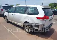 2013 Toyota SIENNA фото