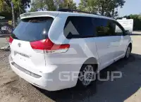 2013 Toyota SIENNA фото