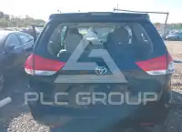 2013 Toyota SIENNA фото