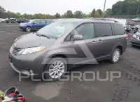 2013 Toyota SIENNA фото