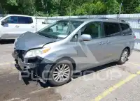 2013 Toyota SIENNA фото