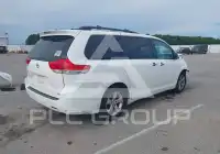 2013 Toyota SIENNA фото